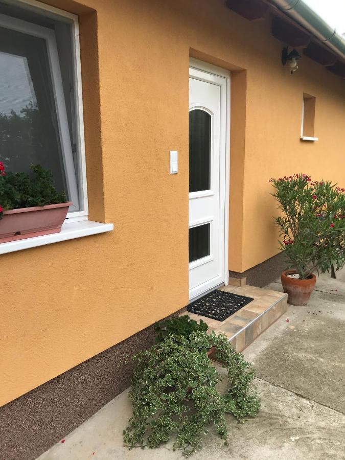 Dalia Apartman Gyoemro Zewnętrze zdjęcie