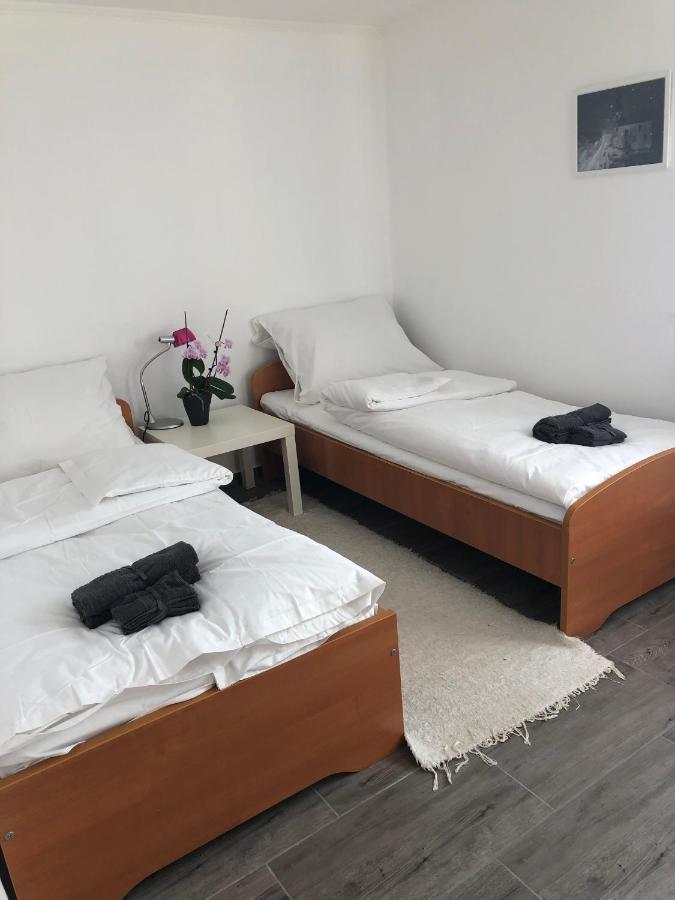 Dalia Apartman Gyoemro Zewnętrze zdjęcie