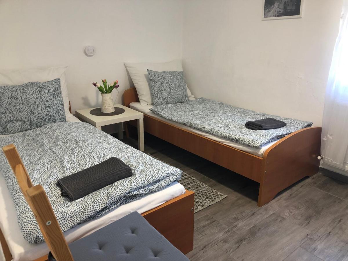 Dalia Apartman Gyoemro Zewnętrze zdjęcie