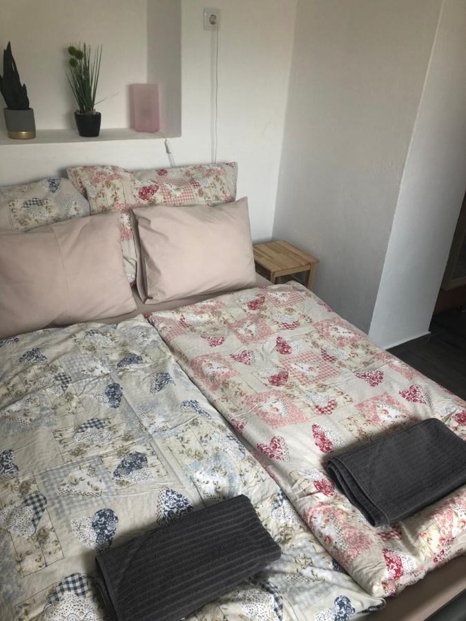 Dalia Apartman Gyoemro Zewnętrze zdjęcie