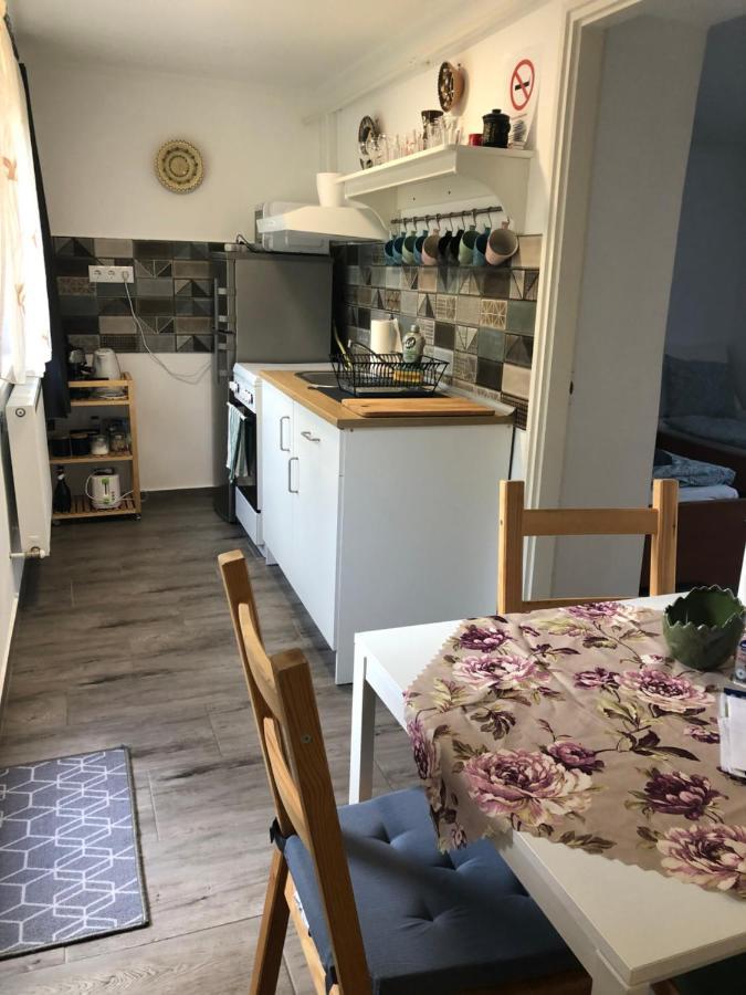 Dalia Apartman Gyoemro Zewnętrze zdjęcie