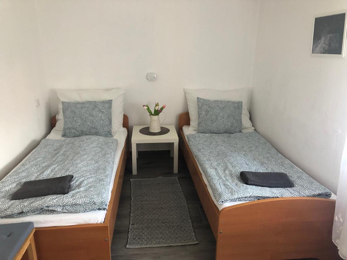 Dalia Apartman Gyoemro Zewnętrze zdjęcie