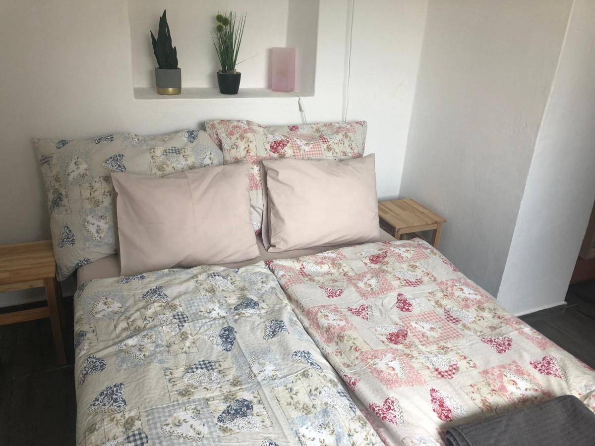 Dalia Apartman Gyoemro Zewnętrze zdjęcie